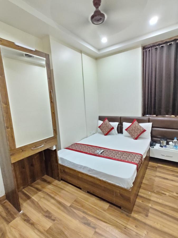 Hotel 56 - 200 Meter From Golden Temple Amritsar Buitenkant foto