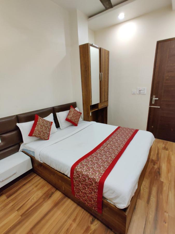 Hotel 56 - 200 Meter From Golden Temple Amritsar Buitenkant foto