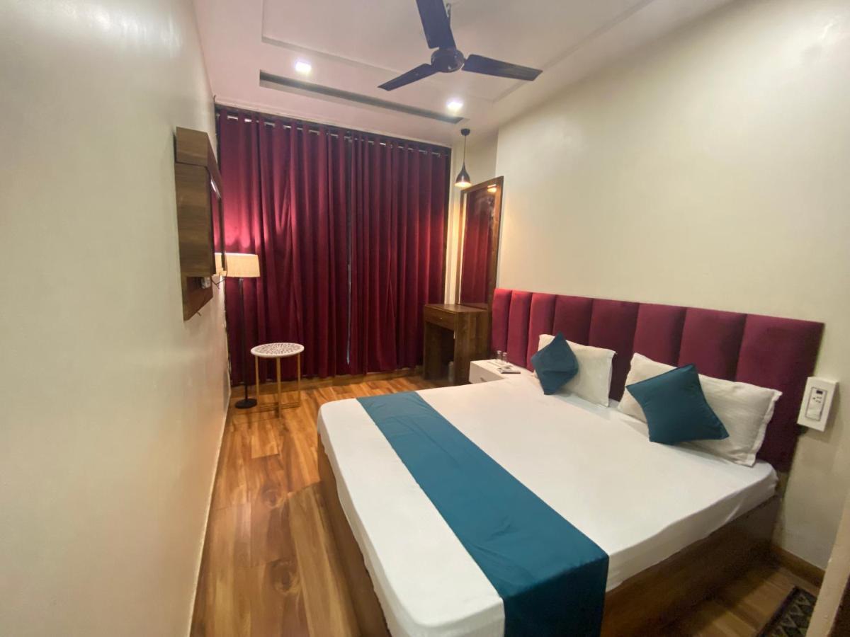 Hotel 56 - 200 Meter From Golden Temple Amritsar Buitenkant foto