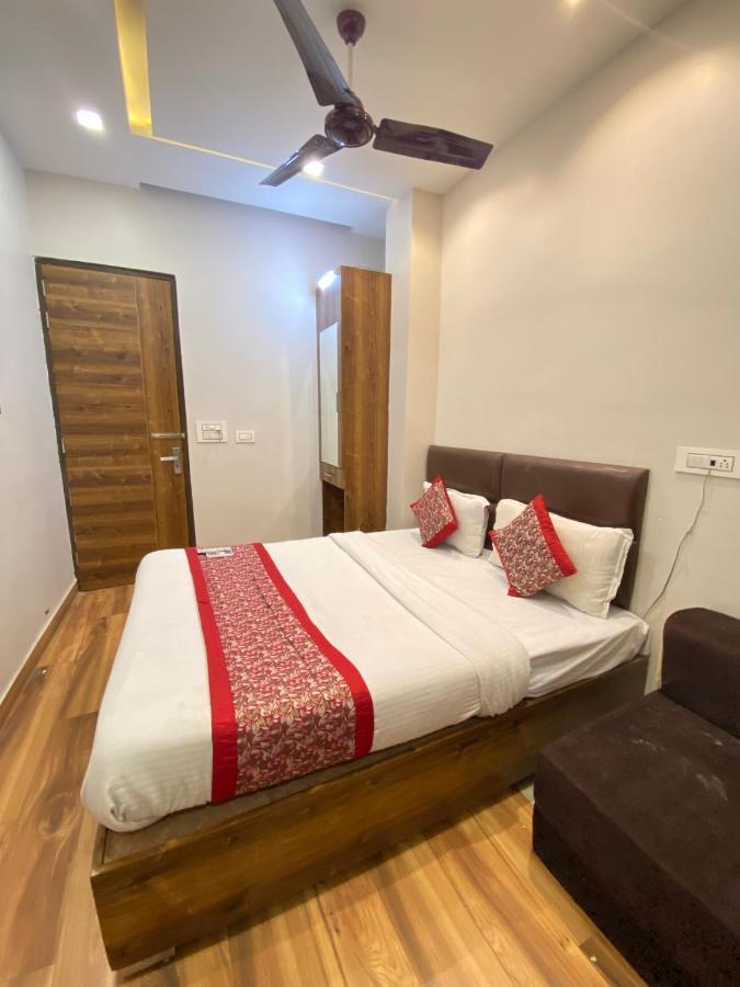 Hotel 56 - 200 Meter From Golden Temple Amritsar Buitenkant foto