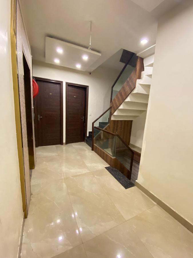 Hotel 56 - 200 Meter From Golden Temple Amritsar Buitenkant foto