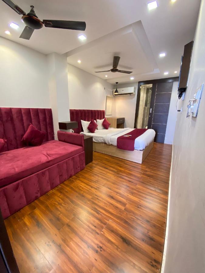 Hotel 56 - 200 Meter From Golden Temple Amritsar Buitenkant foto