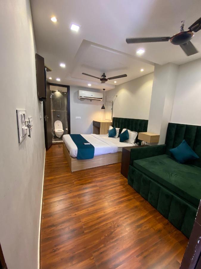 Hotel 56 - 200 Meter From Golden Temple Amritsar Buitenkant foto